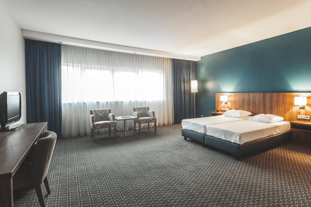 Van Der Valk Theaterhotel Алмело Экстерьер фото