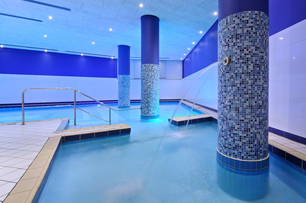 Van Der Valk Theaterhotel Алмело Экстерьер фото