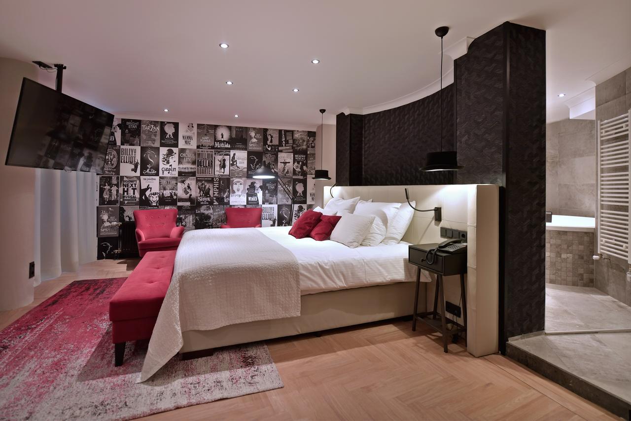 Van Der Valk Theaterhotel Алмело Экстерьер фото